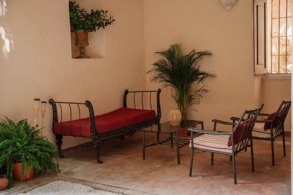 Casa Aguila Casco Antiguo Patio Privado Apartment Cáceres Exterior photo